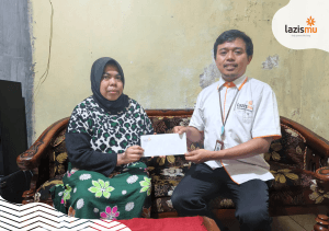 bantuan kesehatan Lazismu Kab Malang untuk bu Murtini